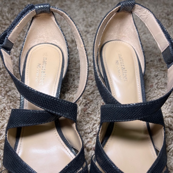 Naturalizer N5 Comfort Black Strappy Heels – 7.5W - Picture 3 of 5